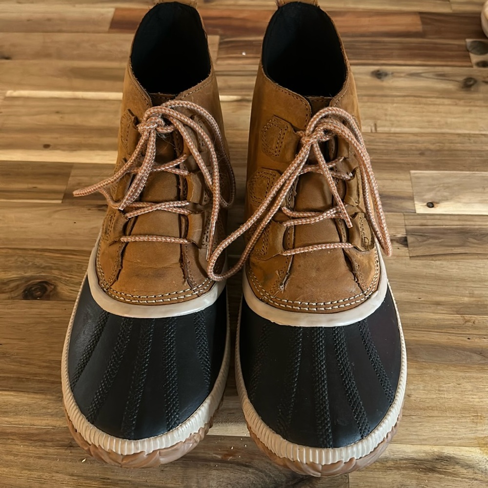 Women’s size 11 Sorel out n about waterproof rain boots